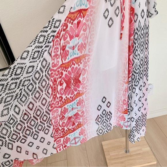 NWOT Bebe Flowy Chiffon Geometric Tribal Print Cold-Shoulder V-Neck Maxi Dress - Picture 5 of 15